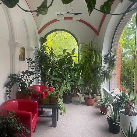 Auberge de jeunesse Szkolne Schronisko Mlodziezowe Dabrowka à Prudnik Extérieur photo
